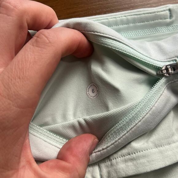 Lululemon athletica Light Sea Mist Mint Green Running Shorts Size 6 - Picture 6 of 8